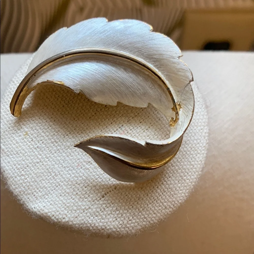 Vintage Signed JJ Gold and Silver Leaf Brooch
